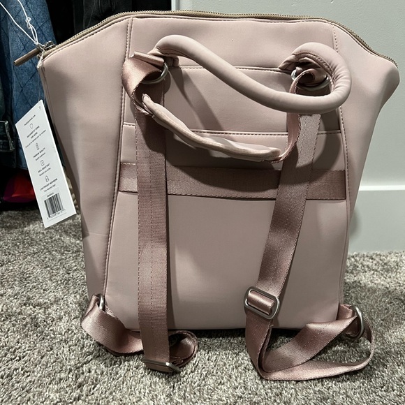 Freshly Picked Seoul Backpack - Picture 2 of 6